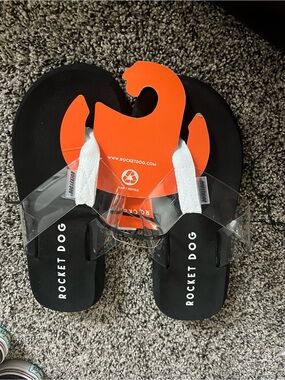 Rocket Dog flip flops. #10